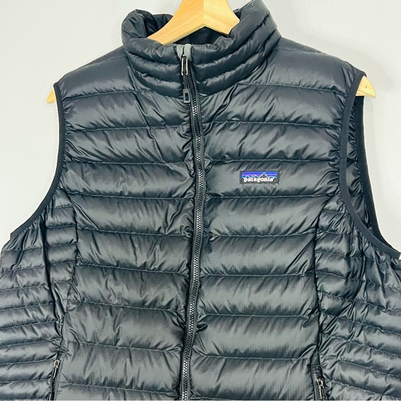 Patagonia Women's goose down Black Quilted Vest size Xlarge - Picture 4 of 8